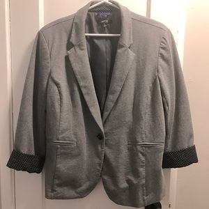 GRAY BLAZER W/BLACK WHITE DOT CUFFS